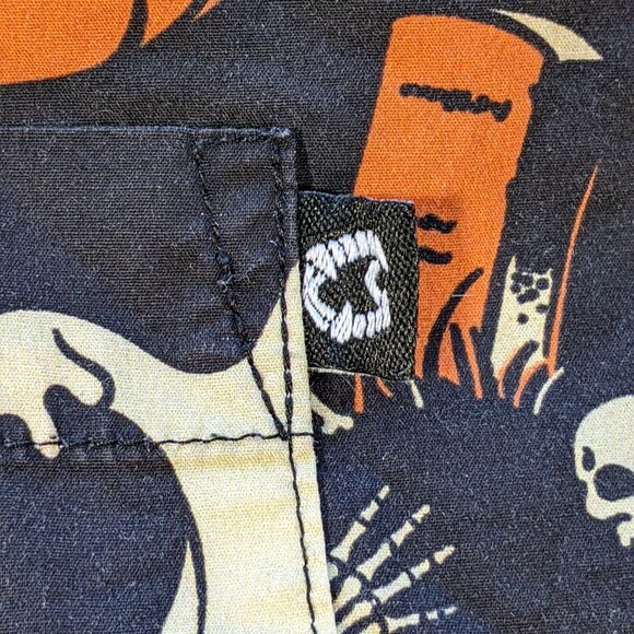 Beistle Creepy Co Shirt Halloween Ghost Pumpkin Tombstone Skull rare Mens XS - Picture 7 of 11